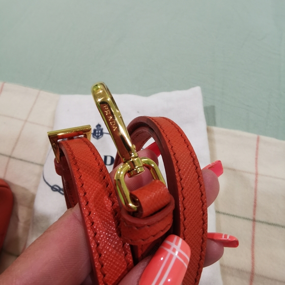 (Sold off PM)100% Authentic Prada Galleria Saffiano leather - Picture 11 of 16